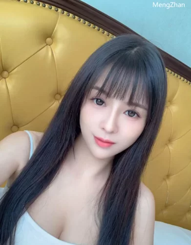 福利姬 [重磅]清纯可爱反差少女凌薇 线下约啪金主爸爸 多P全套【1+3G】