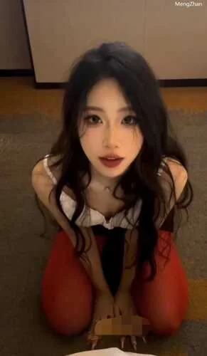 福利姬 抖音高颜值女神emlly在天津大学在任校花一职私下反差献身【1+77M】