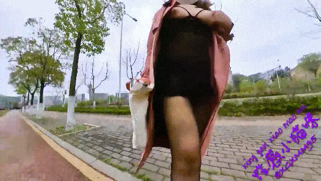 自拍 最新流出，硬核户外真实勾引骚女[性感小猫咪]33G付费13，路边大胆自慰，街上人来人?【多p+v+1.56G】