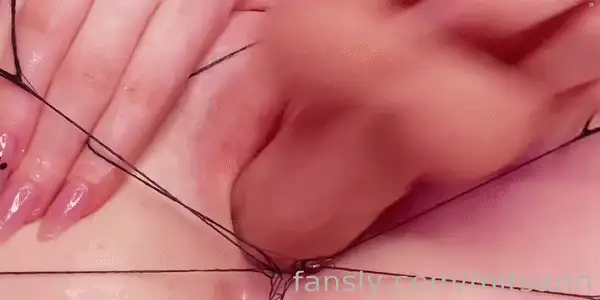 高颜值 COS阿黑颜萝莉多Mitsarin多和巨吊男友啪啪二白虎美鲍抖奶揉【1+1.22g】