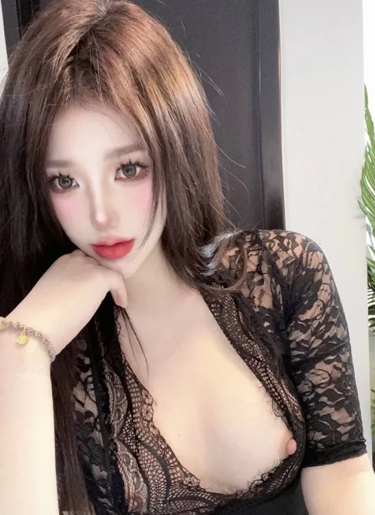 自拍 满分颜值身材女神反差婊[瑜宝]私拍 各种露出裸舞【1+2g】