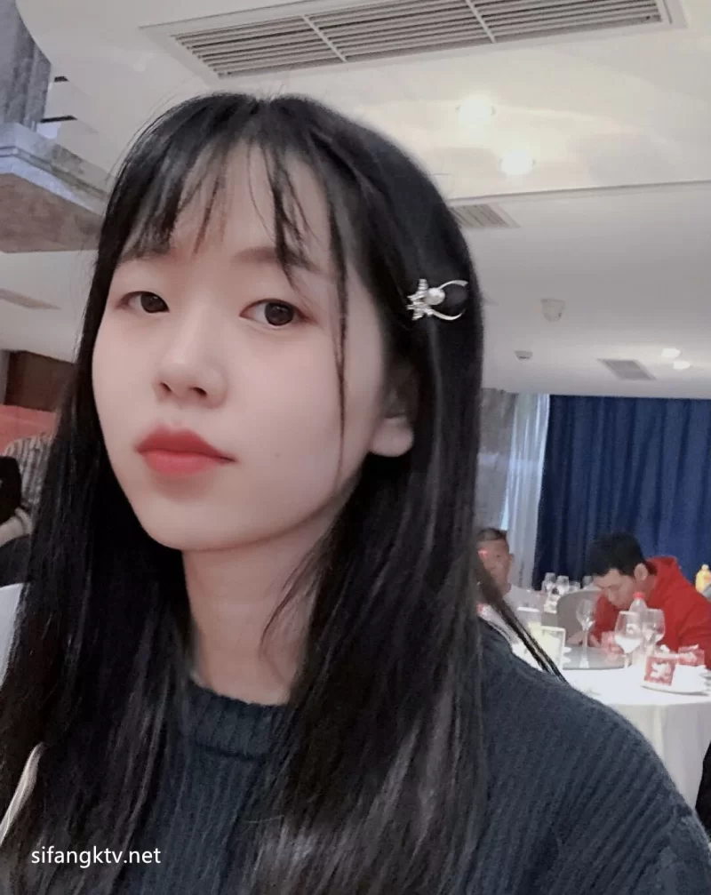 合集 来看看女神不为人知的朋友圈！真实的高颜值泄密合集412人【1453V+4167P+19G】
