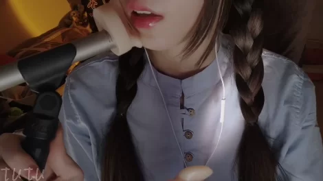 ASMR 不吃肉的小兔叽_酥酥麻麻啃眉刷_少人声【1v+478m】