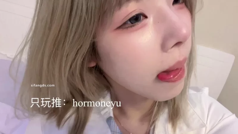 美女御姐 推特极品清纯御姐[小钰子]大尺度私拍福利 这妹子是真【160v+1.79g】