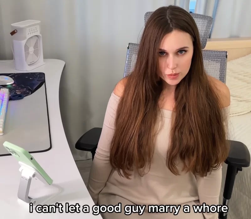 高颜值 The Whore Agreed to be Fucked in all her Holes for Keeping a Secret【1v+893m】