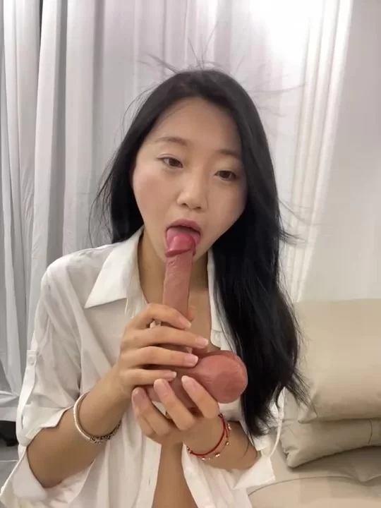 自拍 [舞蹈系长腿美女下海 新人TF_adc门票大秀自慰抽插]【1v+1.17g】