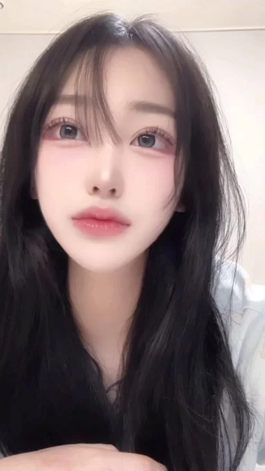自拍 韩国模特小网红ixovever和肌肉小奶狗哈朗，酒店啪啪付费作品【1V+951M】