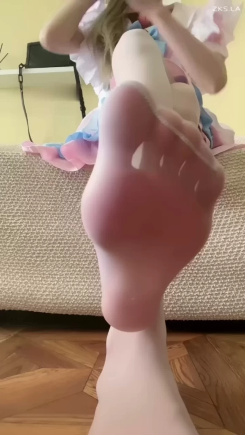 美腿/足控 观音大人 - 肉丝 女仆装 羞辱 红绿灯 撸管指挥 模拟足交【1V+1.21GB】