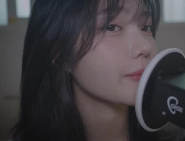 美女御姐 清纯美女 舌头摩擦ASMR 双声道舔道具 模拟接吻口交 助眠【1+300M】