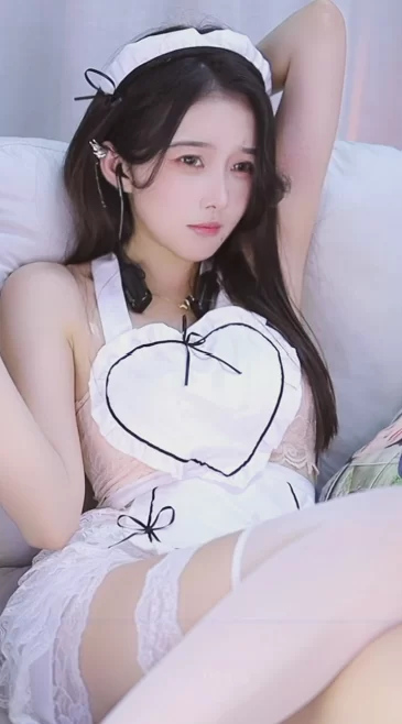 ASMR 小小奶瓶儿新老作品合集附写真12.3g【93p31v+12.3g】
