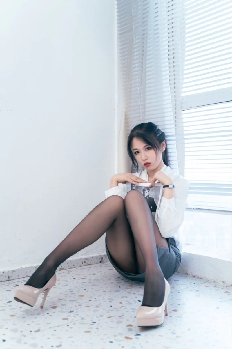 国产coser 轩萧学姐  OL [34P-556MB]【34P+566M】