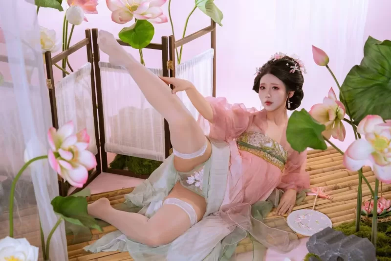 国产coser 云溪溪 - 奶桃桃 采莲【90P+1020M】
