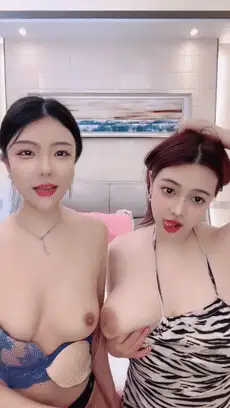 自拍 [小白兔双飞]极品姐妹花 跪舔大鸡巴 无套内射 表情好【2v+3.6g】