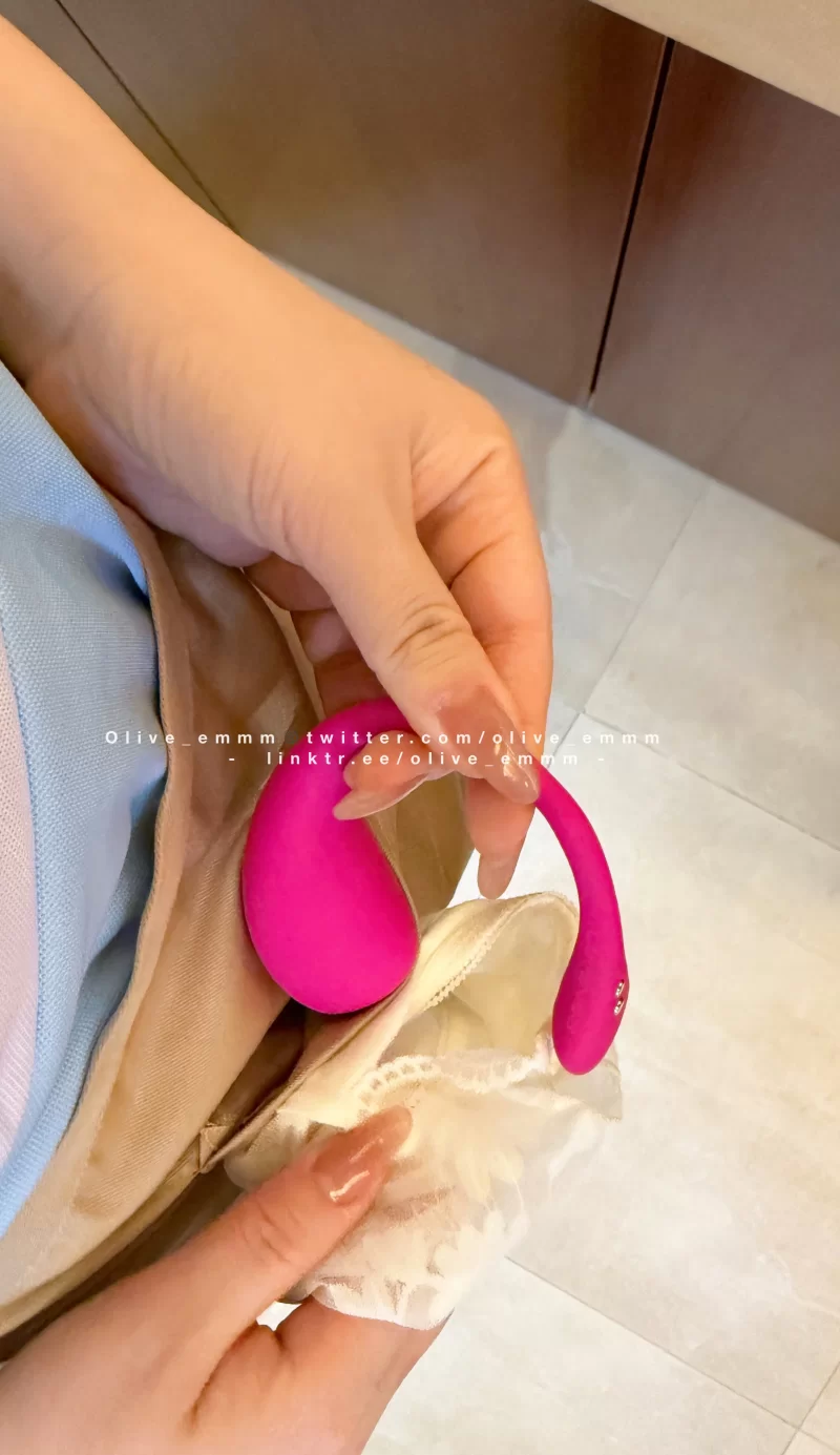 福利姬 olive_emmm: 咖啡女仆【27P+2V+290MB】