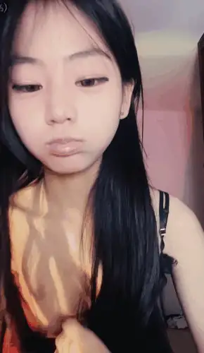 女大学生 新人！校花！啊啊~好漂亮啊~本以为绿播的她竟开始道具自【5v+1.9G】