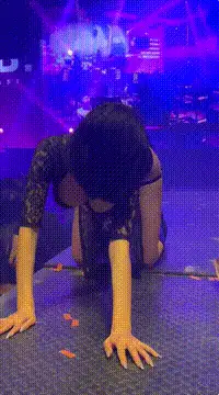 热舞 [网红女DJ现场大尺度热舞]真空乳沟 后摇 跪摇 性感死了【39v+5g】