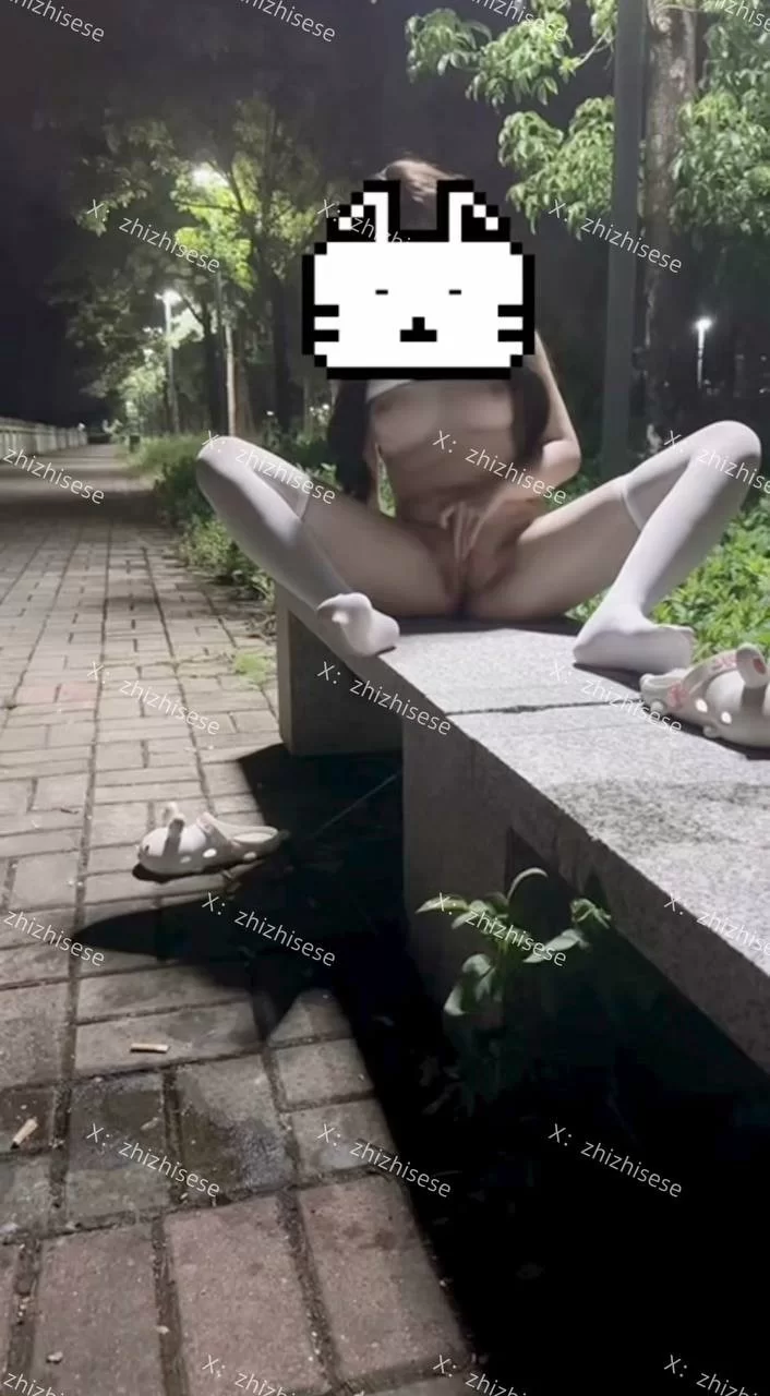 合法萝莉 只只酱lo@zhizhisese – [288门槛] 24分钟 双马尾白虎萝莉福利【9P/29V+1.38G】