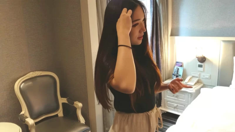 女大学生 22岁娇嫩艺校美女❤️锥形大奶一镜到底全程露脸大量精彩【1V+1.04G】