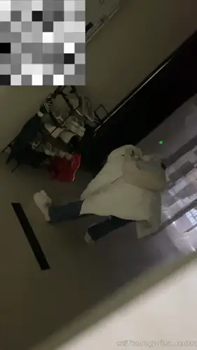 自拍 恋物福利❤ 经典流出 恋鞋 尾随 扫楼 打胶玩同事性感美鞋【NP693V+68G】