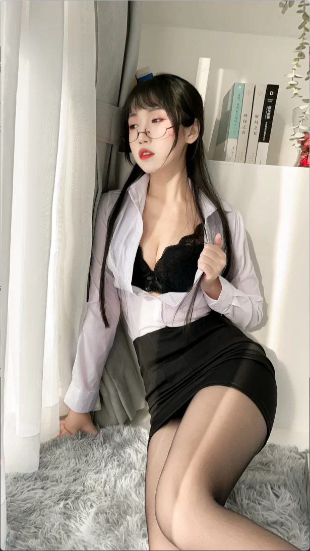 国产coser 不呆猫 – 全套71期&随包视频 8月更新【2681P-65V+39.6G】