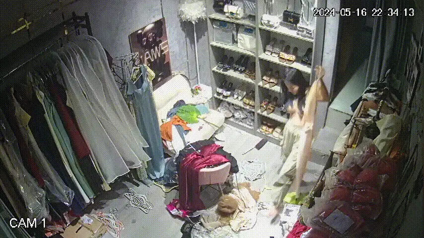 美女御姐 淘宝带货的极品小姐姐下播搔首弄姿 跟摄影师直播间互舔【27v+1.1G】