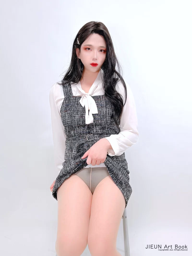 高颜值 韩国超火网红福利小屌自慰~爆菊打飞机，各种制服撸管射精【1V+700M】