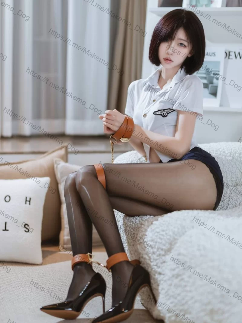 明星换脸 [Maka AI]西瓜冰？人前女神，人后母狗！【15p1v+40.3M】
