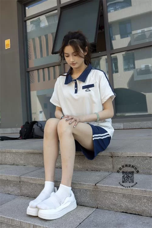 美腿/足控 她们印象-南希-校服短裤棉袜裸足[155P1V1.2G百度网盘]【155p1v+1.2G】