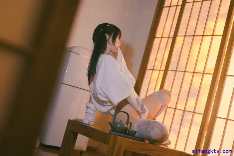 Cosplay [COSPLAY/六味帝皇酱/写真]32E萝莉洛丽塔【199p+1.6G】