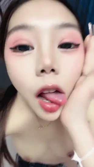 自拍 主播[03小师妹]7月31-8月13 娇小嫩妹极品白嫩美乳丝袜热【16v+11.5g】
