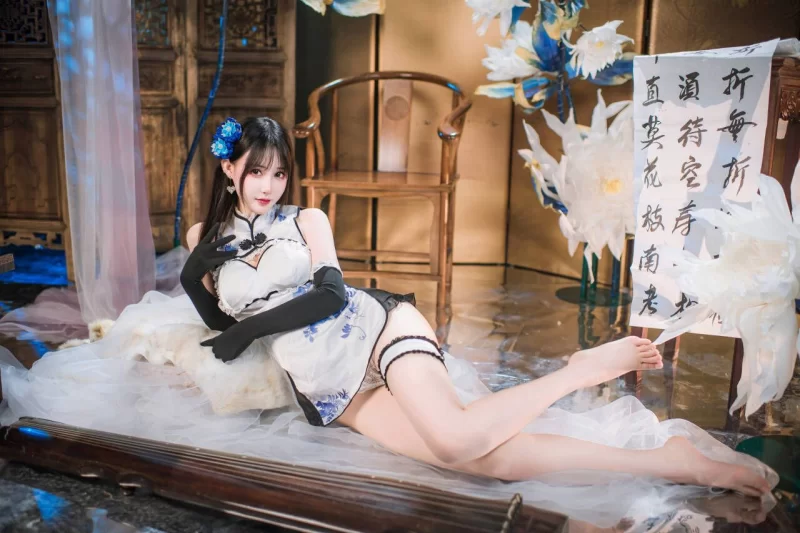 国产coser 羽生三未 - 瓶儿 青花瓷旗袍【25P+200M】
