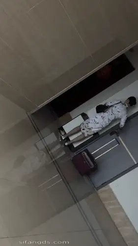 自拍 恋物福利❤ 经典流出 恋鞋 尾随 扫楼 打胶玩同事性感美鞋【NP693V+68G】