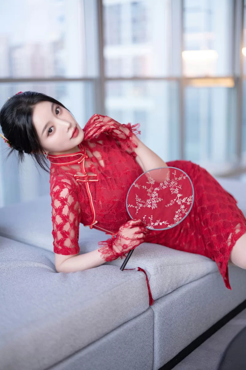 自拍 杨晨晨 – 新春旗袍 中式婚服 [103P2V-1.26GB]【103P2V+1.26GB】