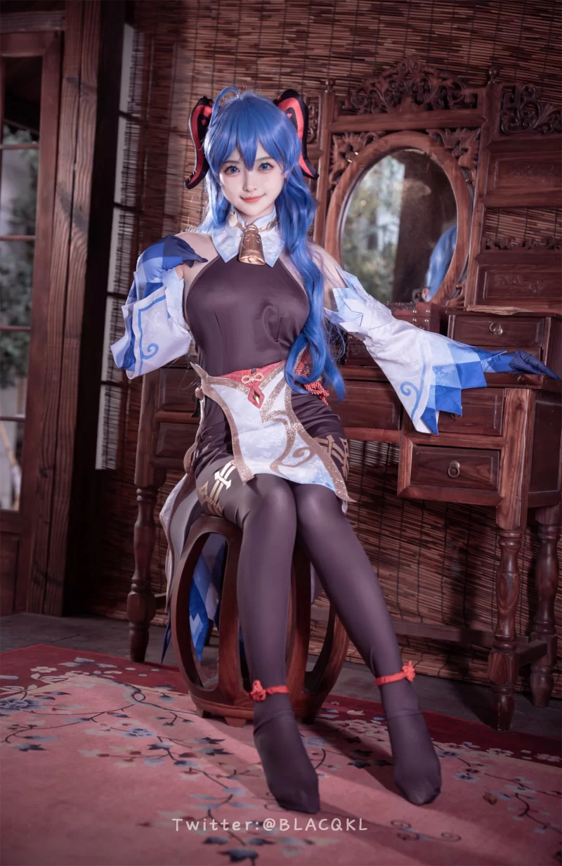 Cosplay 00后萌新美少女白虎嫩逼太干净·@BLOCQKL·大尺度COS甘雨视图~【90P+998MB】