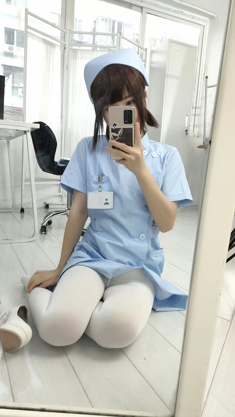自拍 十万珍吱伏特 NO.016 护理实习生 [30P1V-402MB]【30P1V+402MB】