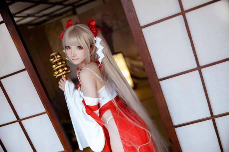 国产coser 是三不是世w - 碧蓝航线 可畏巫女【21P+566M】
