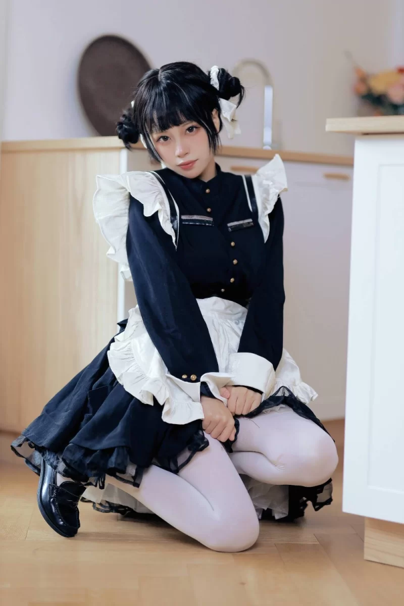 国产coser 洛桑w伊梓  女仆日记Ⅲ[28P 321.9M]【28P+321M】