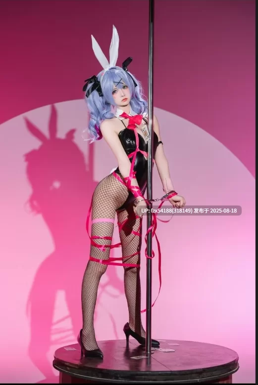 国产coser coser@九柒喵 - 初音兔子洞-[26P520MB]【1+520m】