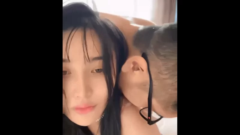 美腿/足控 极品高颜值御姐和眼镜男啪啪【1v+15M】