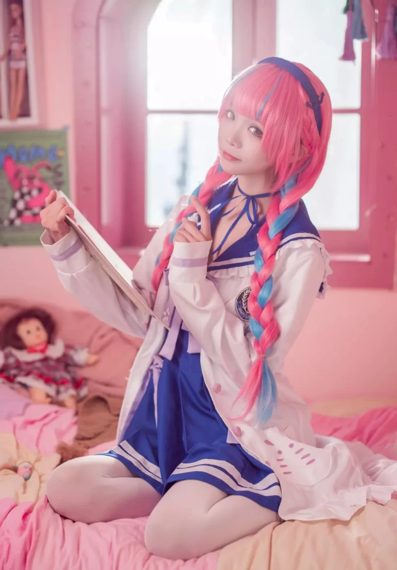 国产coser 艾西aiwest写真合集【npv+7.9g+】