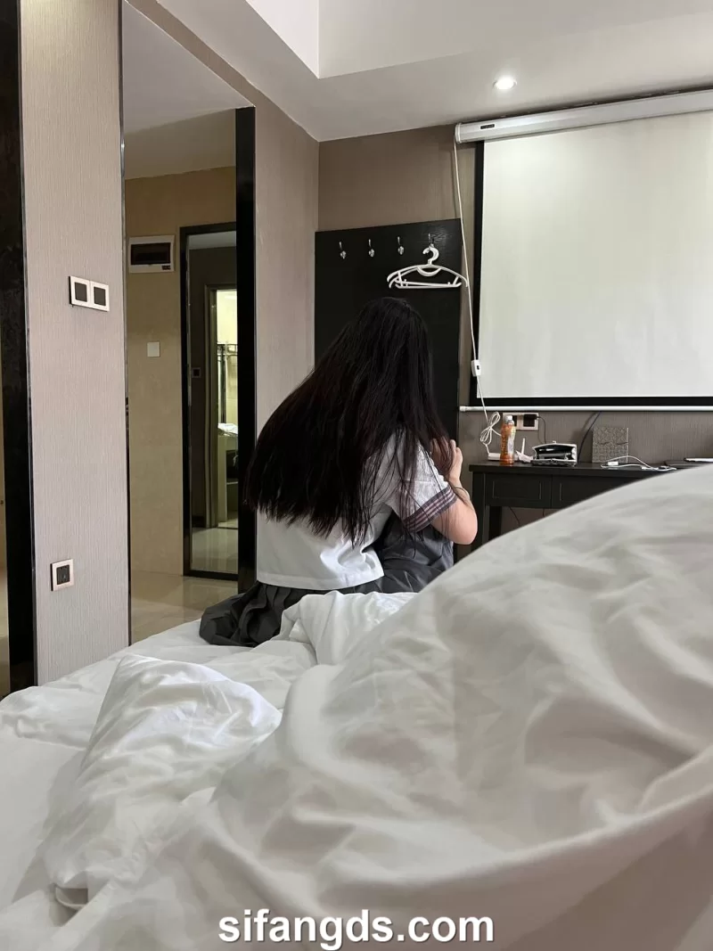 91大神 大神约炮泄密 清纯04年小妹妹完整版约啪【335v53p+3.7g】