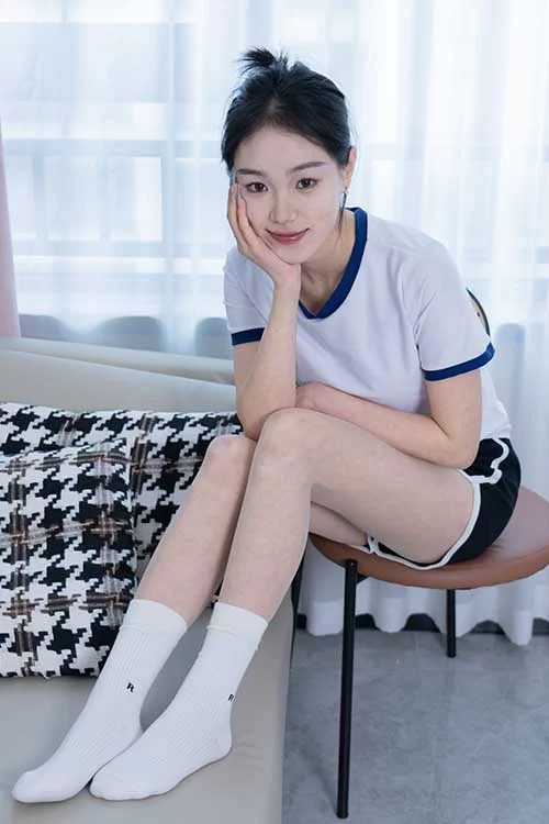 美腿/足控 甜予摄影-咻咻-板鞋、热裤白棉袜肉丝【130p1v+1.7G】