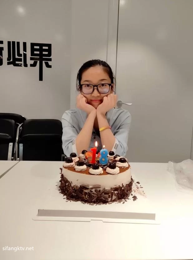 SM 《百度云泄密》气质眼镜妹被变态金主爸爸捆起来玩她的【7v+744M】