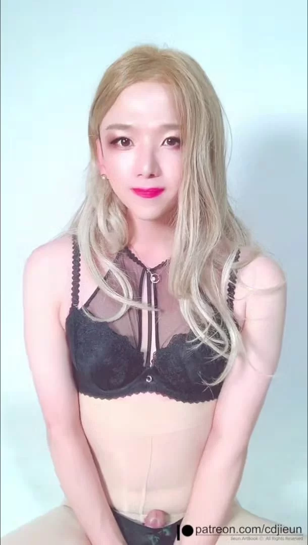 高颜值 韩国TS网红多cdjieun 多订阅福利大屌自慰~爆菊打飞机合集多2【1V+700M】