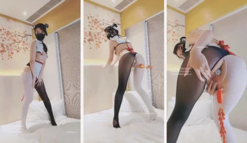 自拍 眼镜娘网黄女神『Naimi奶咪』身穿黑白丝袜 用逼夹毛笔写【合集+1.6G】
