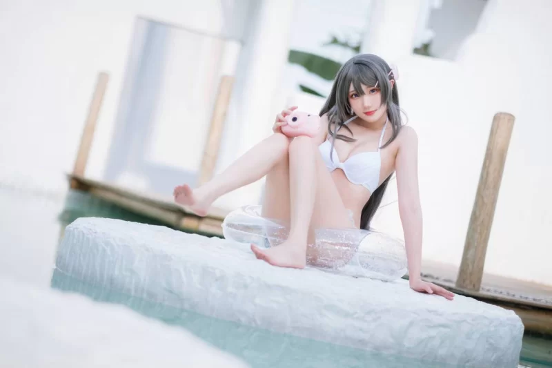 国产coser 瓜希酱 - 樱岛麻衣泳装【28P+106M】