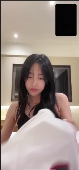 自拍 极品高颜值[李汶芯]多次裸贷无力偿还，肉偿抵债一对【1+750M】