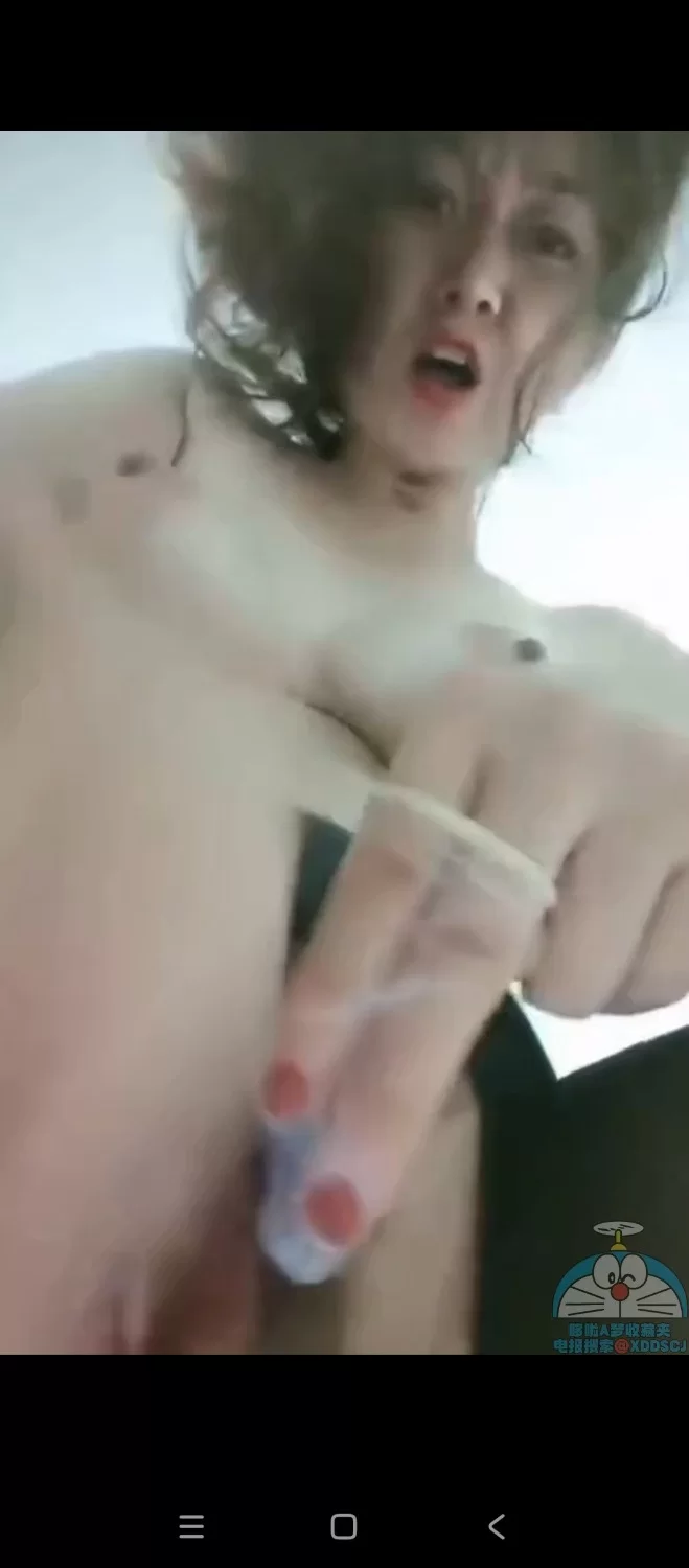 福利姬 气质熟女阿姨在家穿着开档黑丝对着镜头自慰，骚穴一览无【1v+929m】