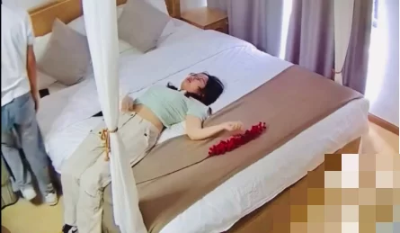 自拍 抖音阜阳网红[赵小娜]翻车 呆萌眼镜妹与猛男酒店开房【1+510M】