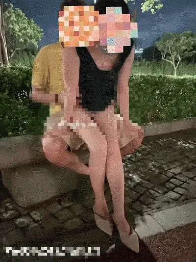 熟女少妇 淫妻大神[宇宙的琴弦]让老婆跟小学同学玩【102P+4V+201M】